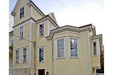 Example of a classic exterior home design in Philadelphia
