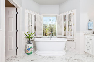 Mid-sized elegant bathroom photo in Atlanta