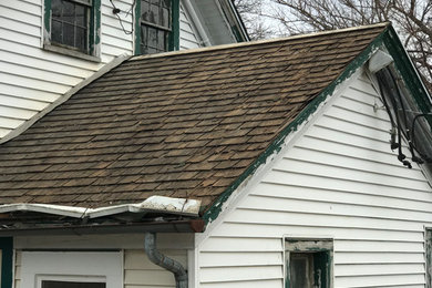 1800's Farmhouse Original Cedar Shake Shingles