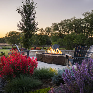 Natural Elements Provide Outdoor Oasis at Contemporary Home