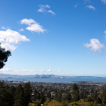 Panoramic San Francisco Bay Views - Fold House Berkeley Hills new construction