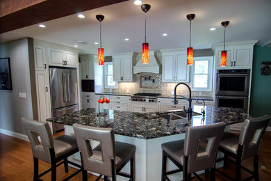 Example of a kitchen design in New York