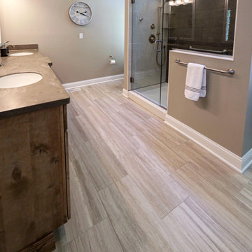 Farmhouse Neutral Bathroom