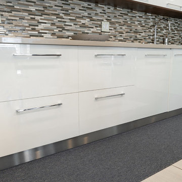 Beige high-gloss kitchen in Toronto