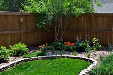 Photo of a traditional landscaping in Wichita.
