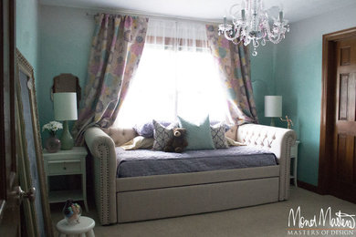 Inspiration for a small shabby-chic style bedroom remodel in Atlanta