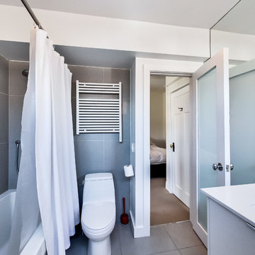 Owner occupied executive suite in Toronto triplex