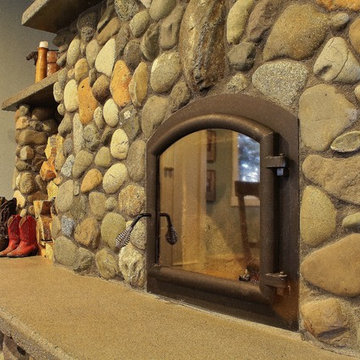A Russian Fireplace Anchors a 1912 Family Home