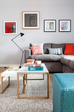 Do you have a coffee table in front of the TV? | Houzz UK