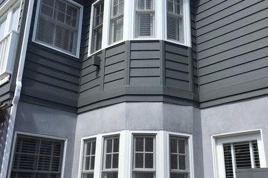 Example of a classic exterior home design in Los Angeles