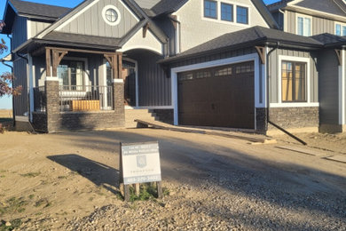 Country exterior home photo in Calgary