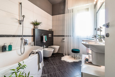 Esempio di una stanza da bagno bohémian