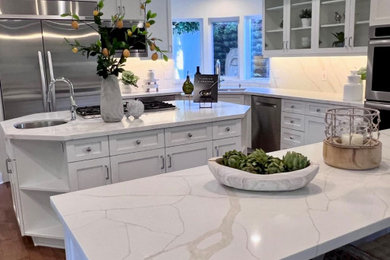 Beach style kitchen photo in Los Angeles