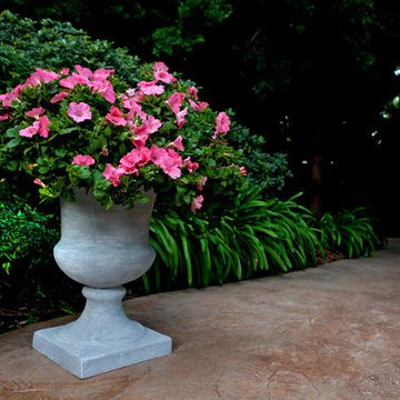 Classic Smooth Urn