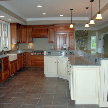 Contemporary farmhouse home in Bow, NH
