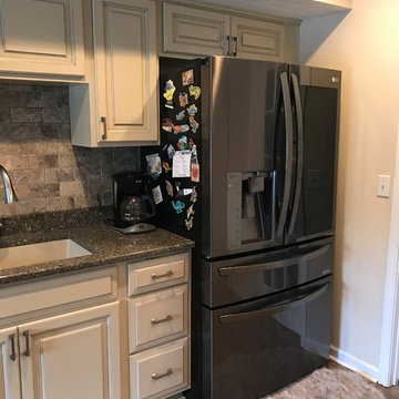 Amish Custom Cabinetry-Antique White with Gray Flood Glaze