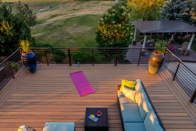 Deck - contemporary deck idea in Los Angeles
