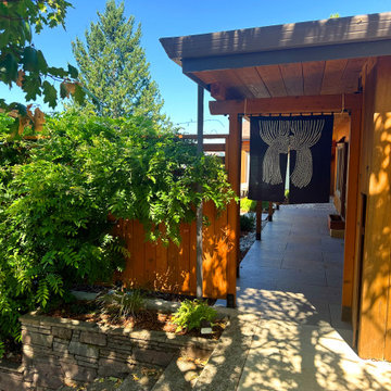 David & Candice's Courtyard and Gardens