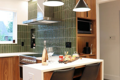 Example of a kitchen design in Ottawa