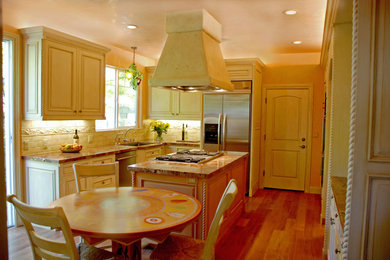 Elegant kitchen photo in San Francisco