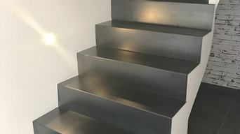 Mise en valeur d'un bel escalier avec intégration de spots LED encastrés