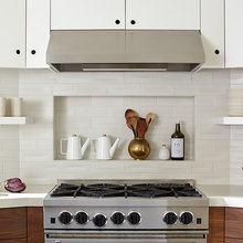niche above cooktop, holes for cab handles