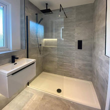 Shared bathroom upstairs