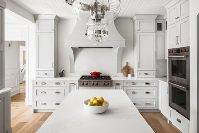 Inspiration for a timeless kitchen remodel in Vancouver