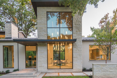 Inspiration for a contemporary home design in Dallas.