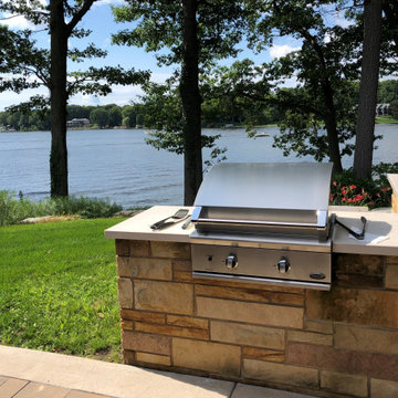 Outdoor Kitchens and Grills