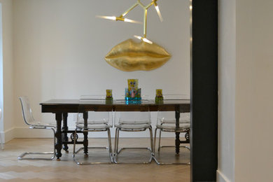 Inspiration for a modern dining room remodel in Toronto