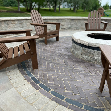 Outdoor Living Space w/ Putting Green