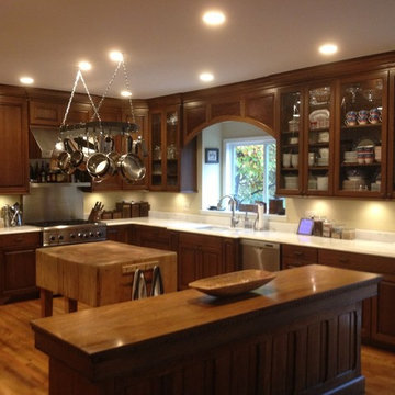 Traditional Quartersawn White Oak Kitchen