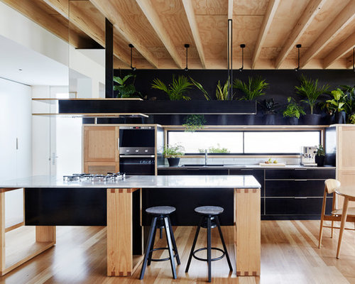 Small Kitchen Design Ideas & Remodel Pictures | Houzz SaveEmail