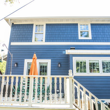 James Hardie Lap Siding (Deep Ocean / Trim Color: Navajo Beige)
