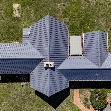 Metal Roof w/Snow Guards - Gray