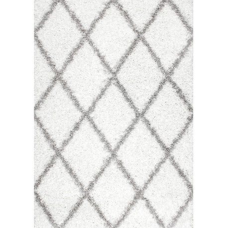 Nuloom Soft and Plush Diamond Trellis Moroccan Lattice Shag Rug, White 5'3"x7'6"