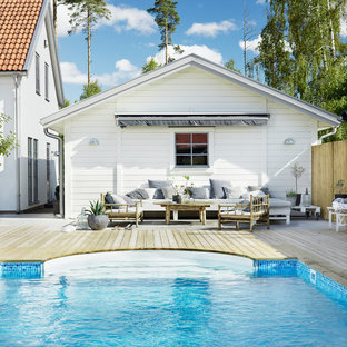 Nordischer Pool hinter dem Haus in Malmö