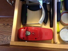  Black & Decker Space Saver Under Cabinet Electric Can Opener  (EC59D) : Home & Kitchen