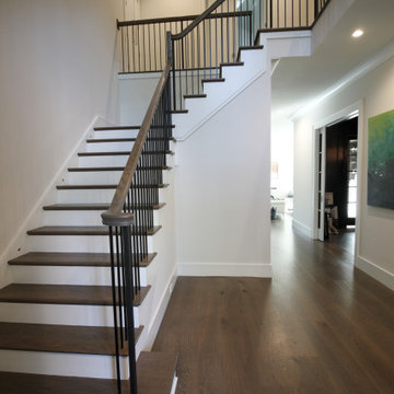 Project #82 | Three-Level Staircase with Extended Balcony