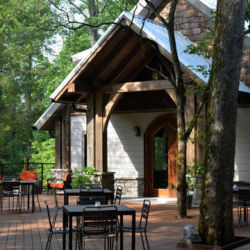 Dancing Bear Lodge