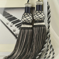 10 Colors QYM46 Polyester Curtain Tassel Tie Backs in Black Color - Window Treatment Accessories