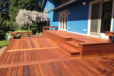 Inspiration for a traditional backyard deck in Portland with no cover.