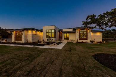 Inspiration for a modern home design remodel in Austin