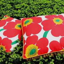 Pillows & throws