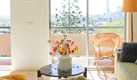 My Houzz: Mid-Century Apartment in Brisbane Admires the View