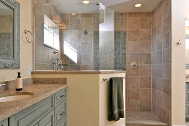 Inspiration for a traditional bathroom in Bridgeport.