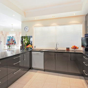 Modern Kitchen Designs by Damco Kitchens - Project Barbara Lee in Lysterfield