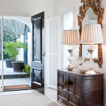 Dressing a house with art