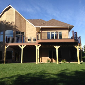 Williams Residece - Azek Composite Decking with TimberTech Radiance Rail Express